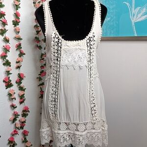 White Lace Sleeveless Dress